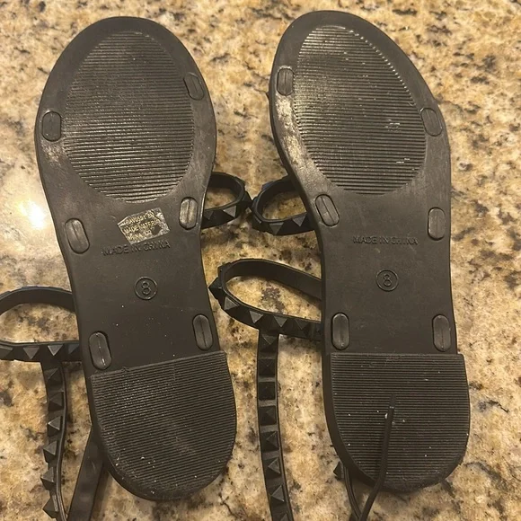 🍄SPRING SALE- firm price 🍄Steve Madden Black Studded Gladiator Flats - Picture 12 of 16